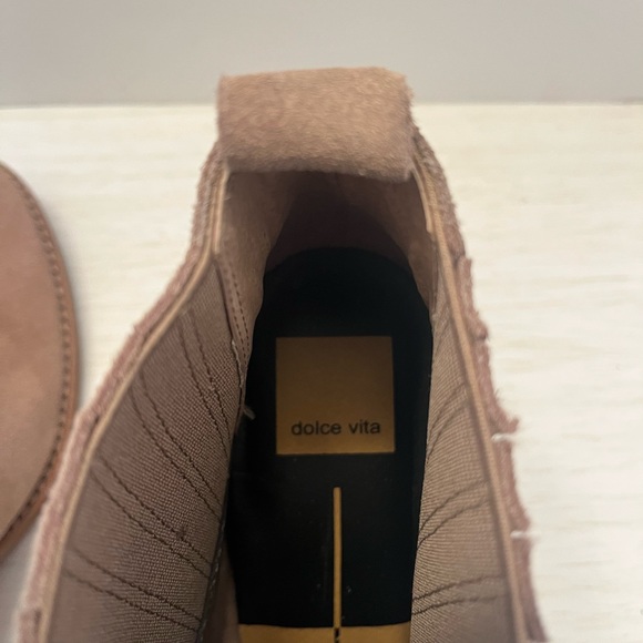 Dolce Vita Ankle Boot Bootie Size 8 Taupe Beige Suede Slip On Mid Heel 2.5. - Picture 9 of 14